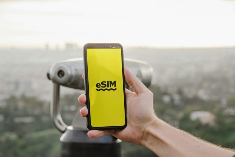 SIM против eSIM: выбор правильного варианта мобильного подключения